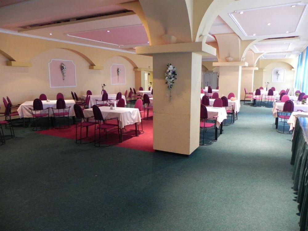 Garni Hotel Junior Bratislava Exterior foto