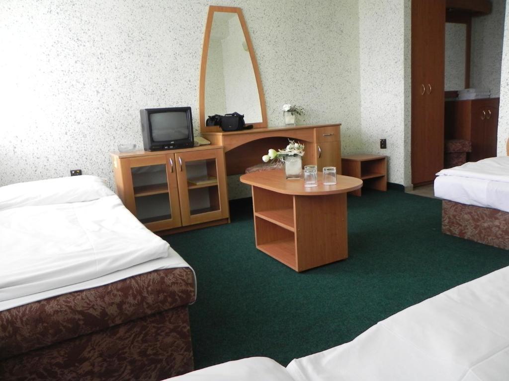 Garni Hotel Junior Bratislava Quarto foto