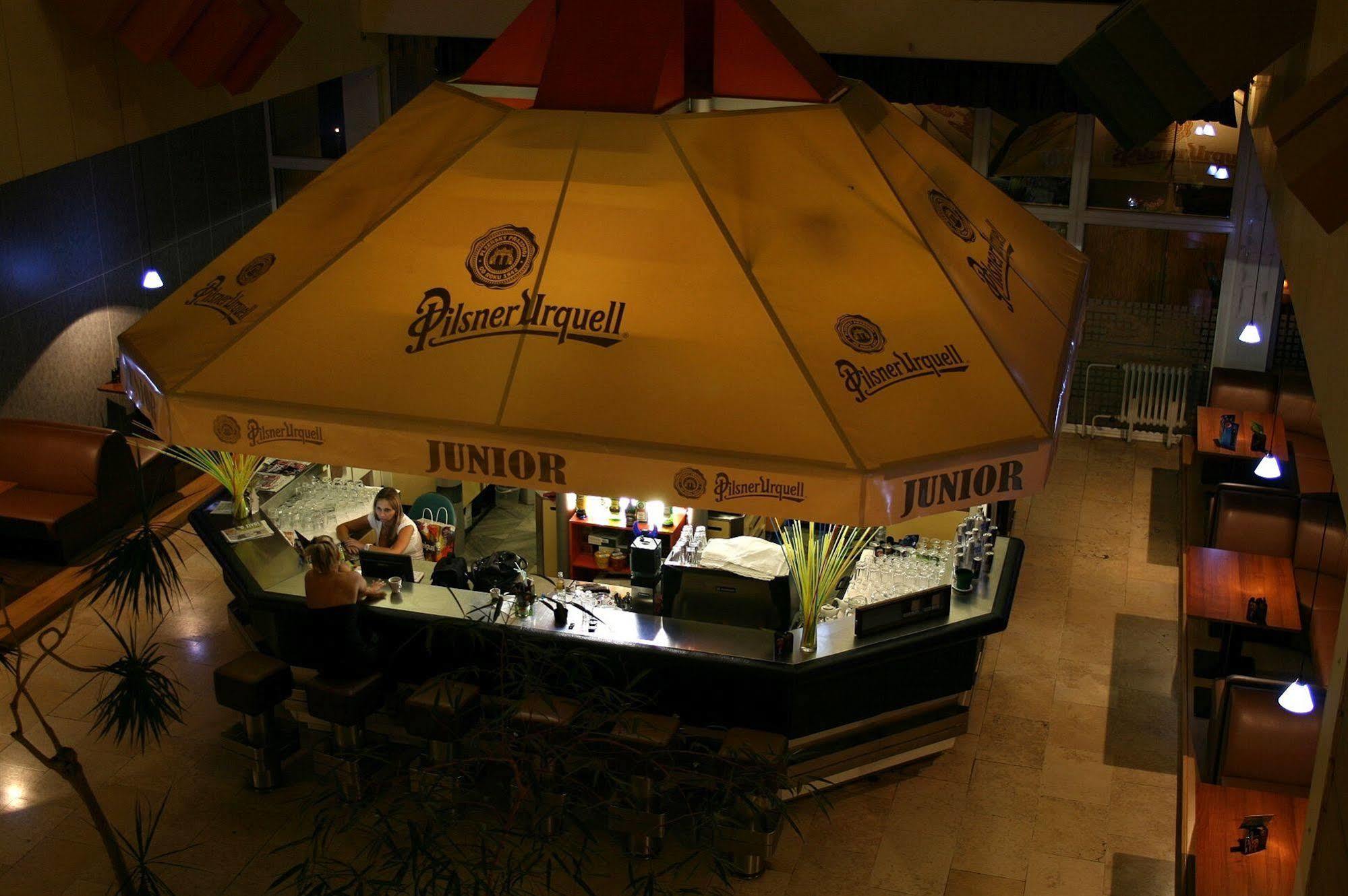 Garni Hotel Junior Bratislava Exterior foto